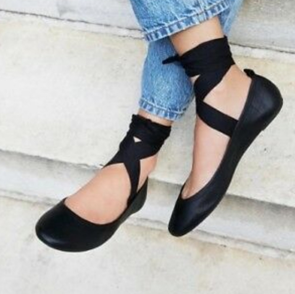 Free people devastating ballet flat NWT Bl…